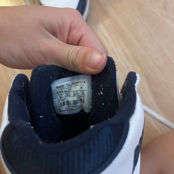 Nike air assault high 6Y - Picture 4 of 4